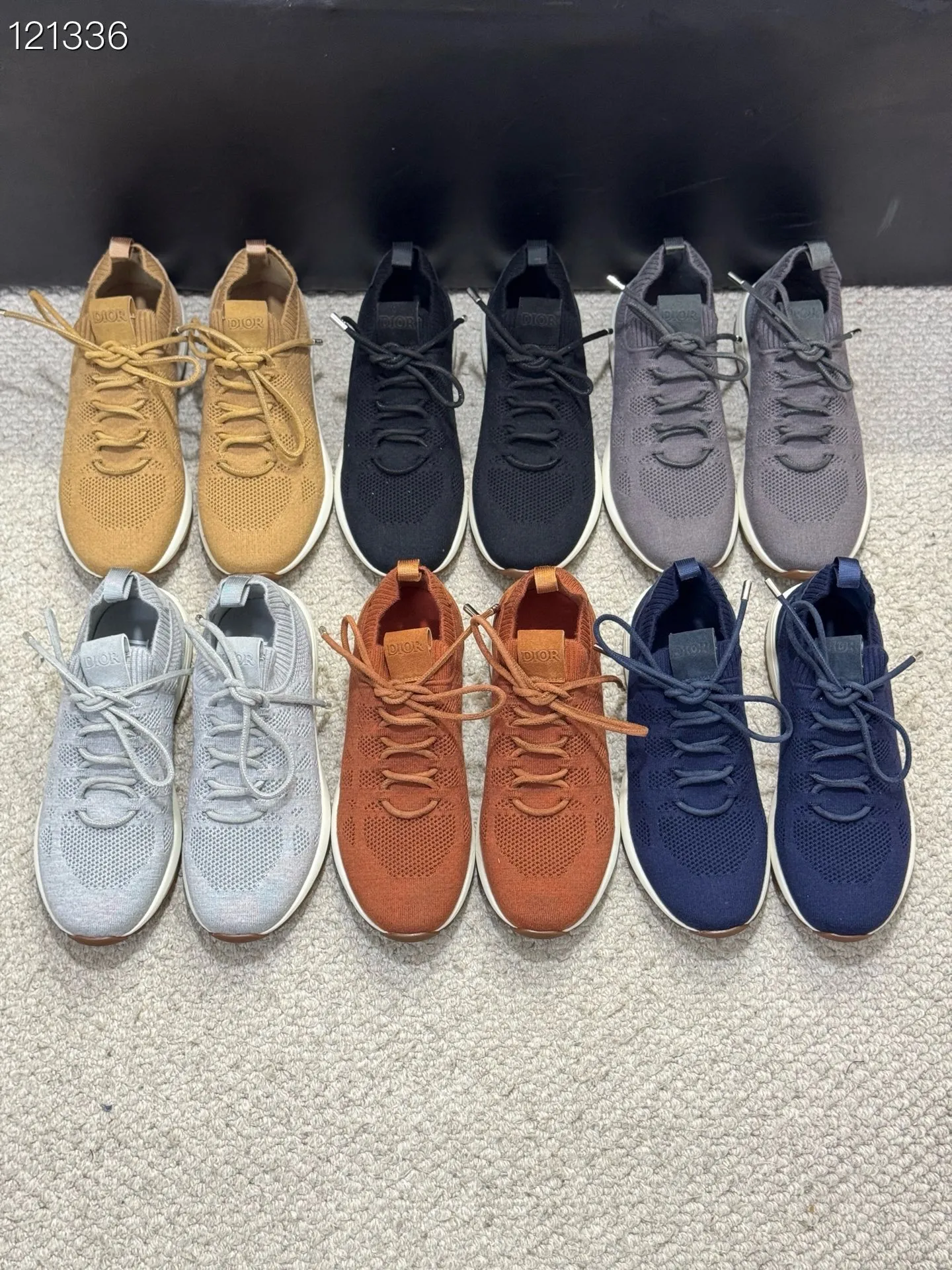 Men's shoes💰400【New style】🎠🎠Dior🔍Top purchasing agent🇮🇹 Di The new super-popular sneakers from the popular sneakers are synchronized with the new counters. The uppers are made of flying woven fabrics, and the logo logo on the tongue is perfectly reproduced with complex craftsmanship that is a must-have for fashionistas. The soles: the original soles are specially provided by the original factory, and the exclusive molded soles are super comfortable. The original factory orders, 🔍🔍multiple colors are available, you can go in and out of the counter at will, welcome to compare, a must-have for fashionable men. Code number: 38-44 (45 customized